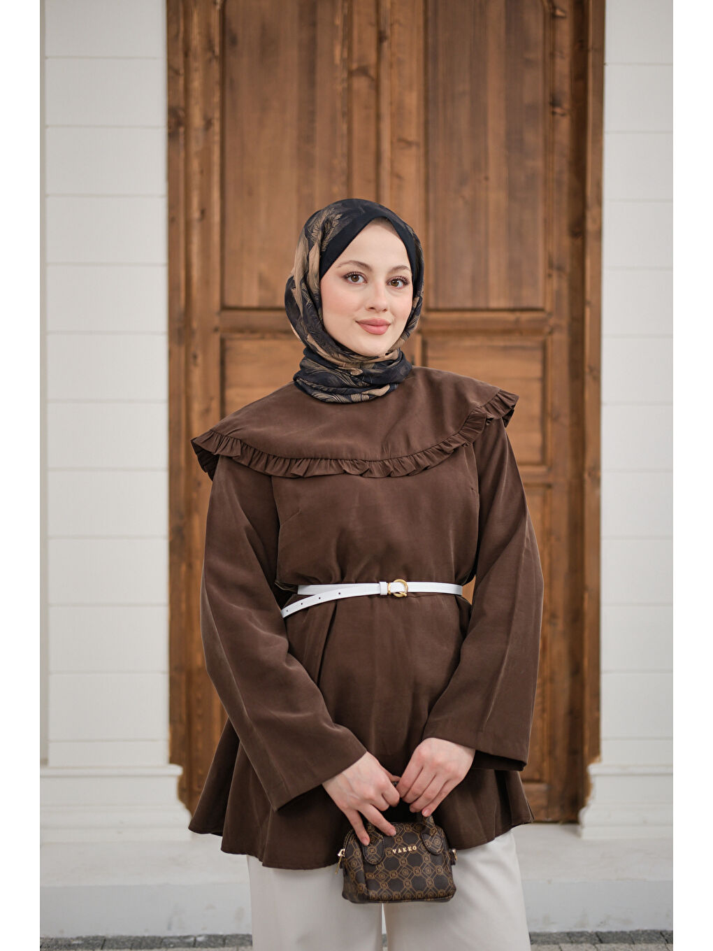 Kadın Fırfır Detay Dikiş Pensli Tunik Kahverengi-4