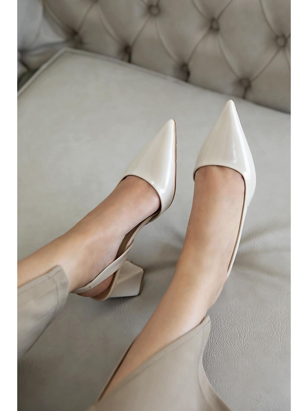 Luan Kadın  Rugan Topuklu  Ayakkabı Bej-1