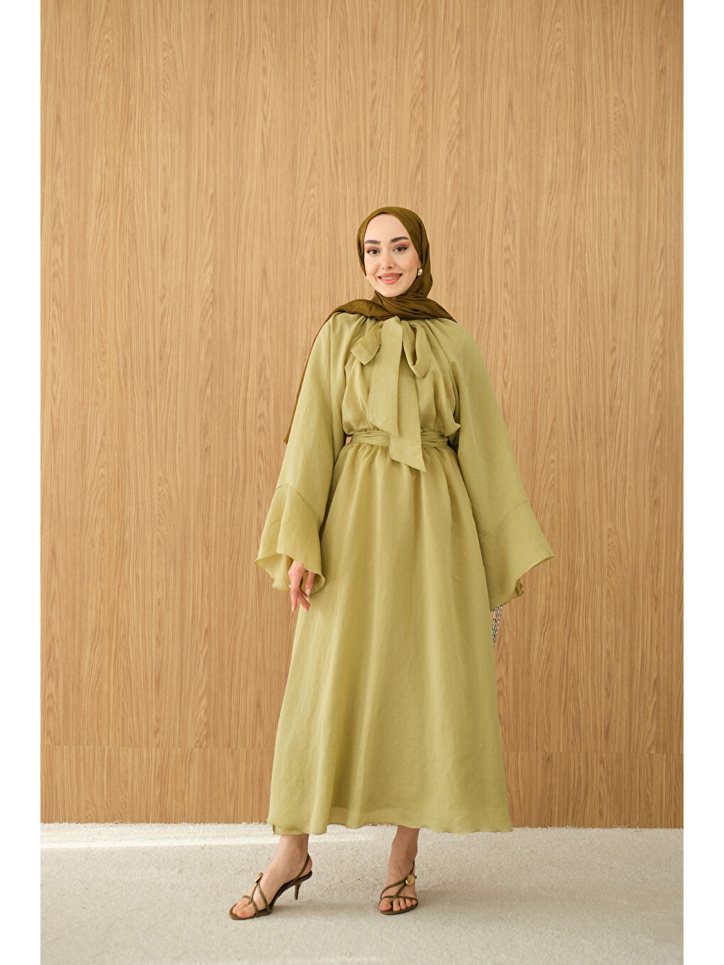 Kadın Tül Kumaş Boyun Bağlamalı Detaylı Bel Bağlamalı Elbise Yağ Yeşil