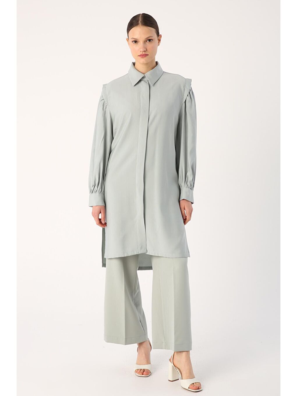 Gri Kolları Büzgülü Yırtmaçlı Gömlek Tunik-1