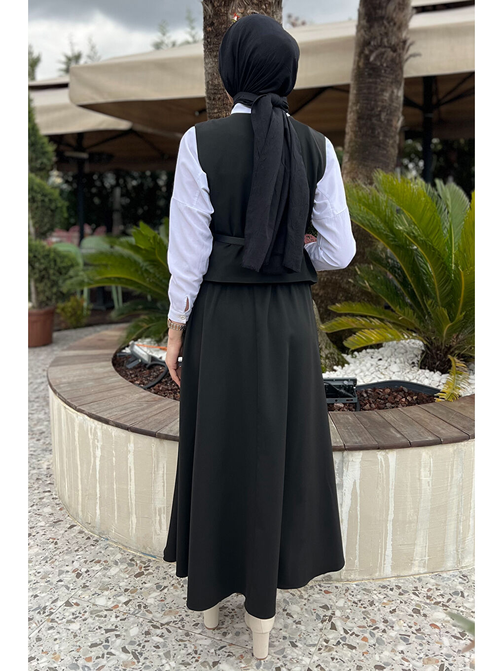 Siyah Kadın Kemer Aksesuarlı Broşlu Yelek Etek Tesettür İkili Takım-6