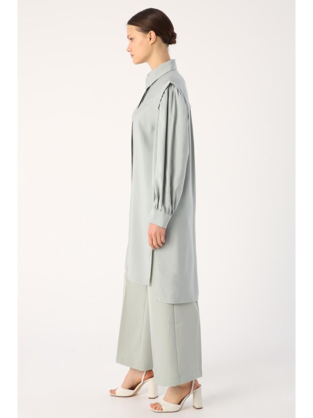 Gri Kolları Büzgülü Yırtmaçlı Gömlek Tunik-2