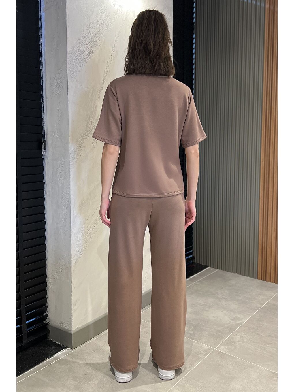 Kahverengi Kadın Gold Toka Detaylı Tişört Pantolon İkili Takım-2