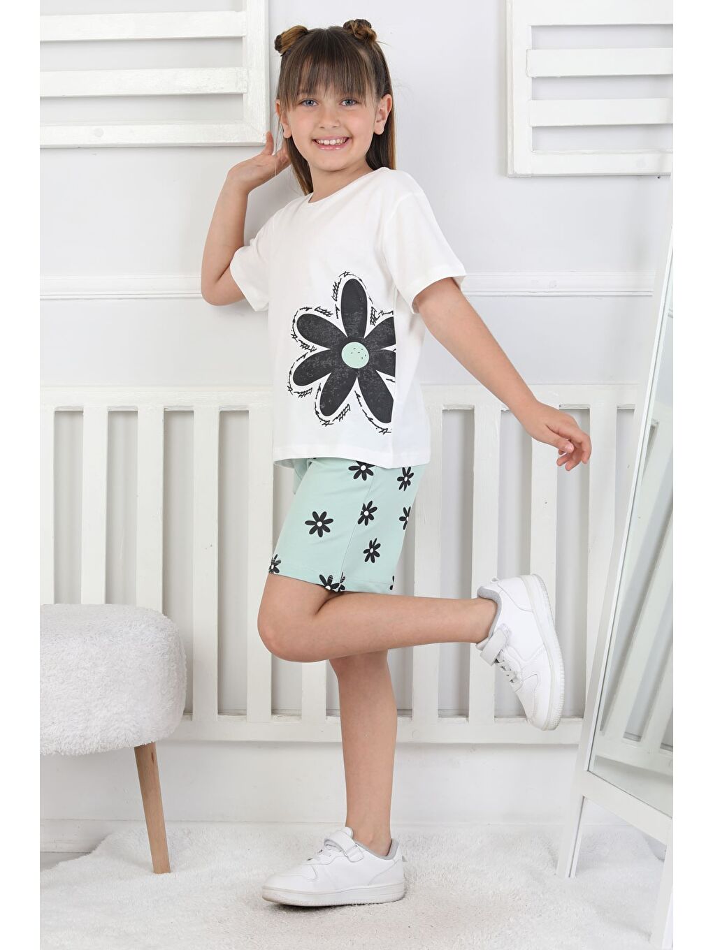 Yeşil Papatya Baskılı Kısa Kollu Cepli Kız Çocuk Şort Takım-2
