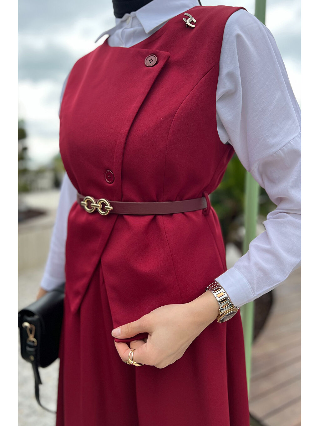 Bordo Kadın Kemer Aksesuarlı Broşlu Yelek Etek Tesettür İkili Takım-4