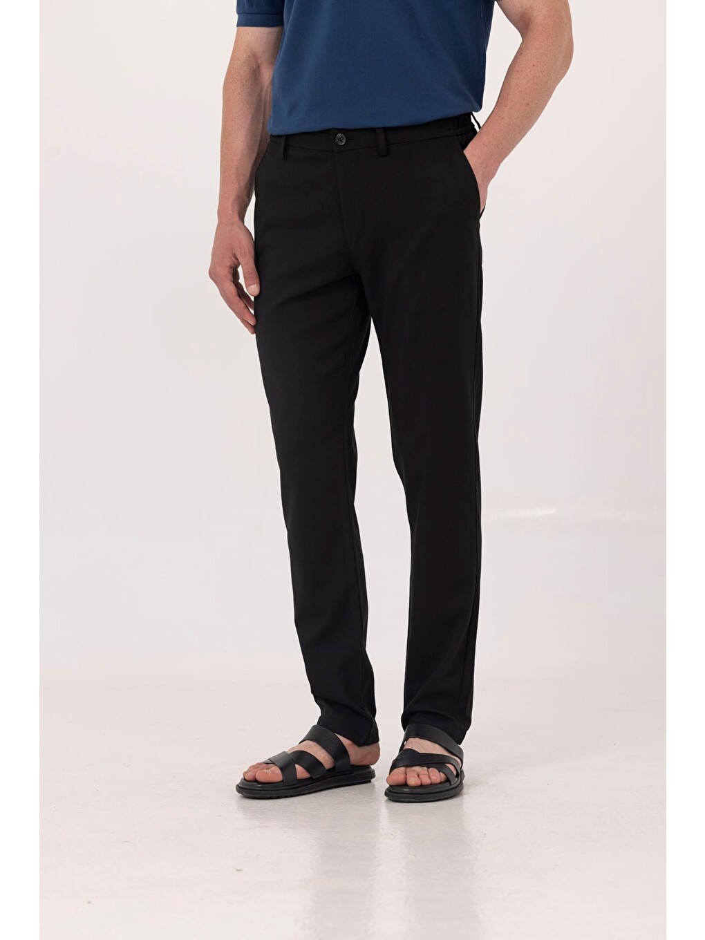 Siyah Yanı Lastikli Köprülü Kemerli Slim Fit Jogger Pantolon-1