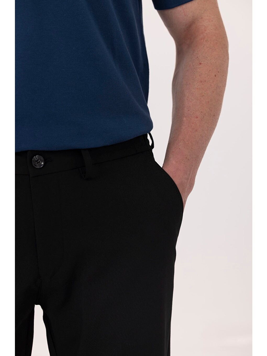 Siyah Yanı Lastikli Köprülü Kemerli Slim Fit Jogger Pantolon-2