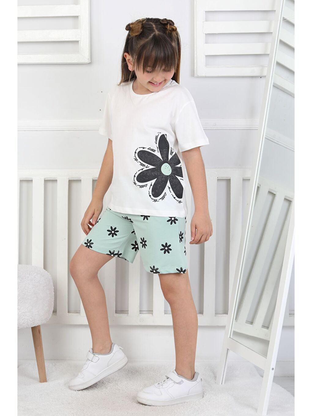 Yeşil Papatya Baskılı Kısa Kollu Cepli Kız Çocuk Şort Takım-3