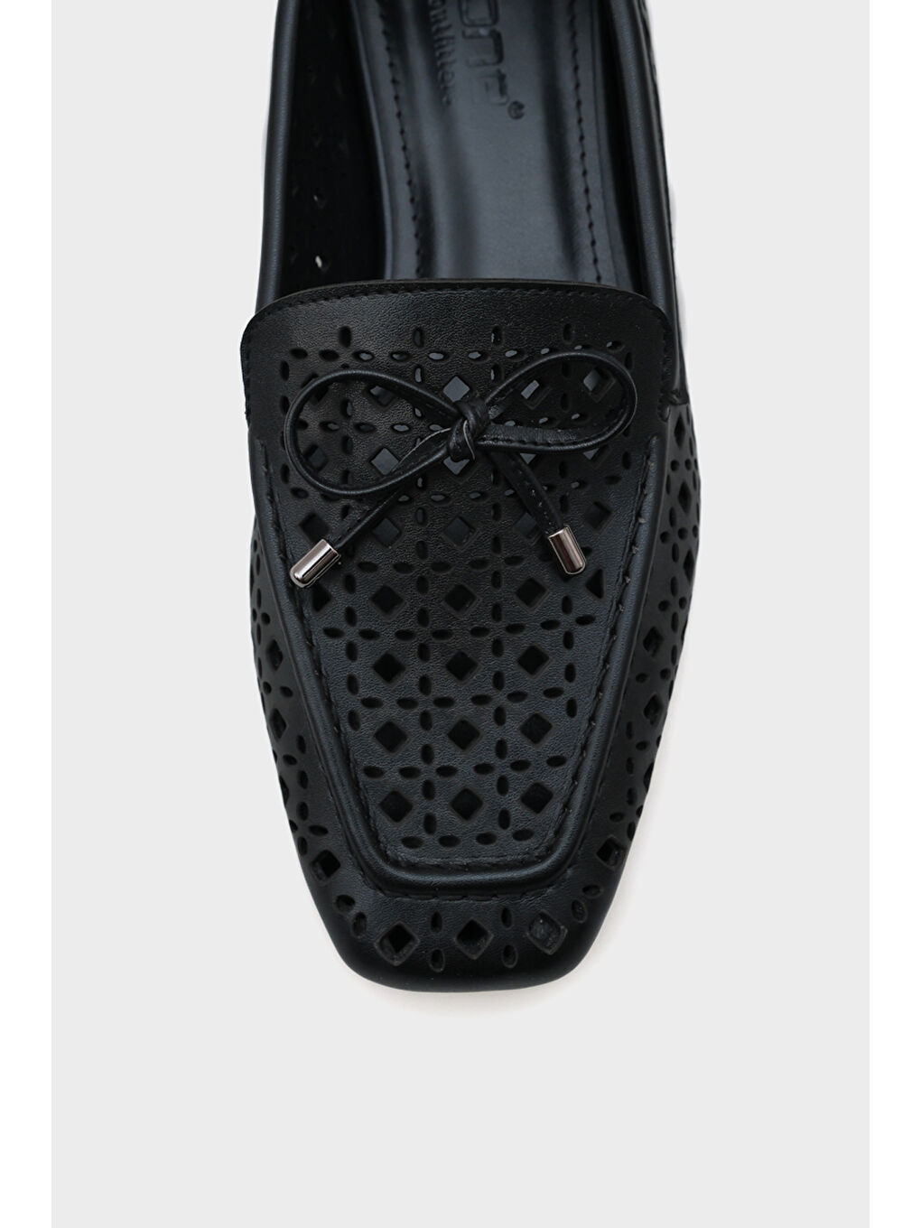 Siyah Cara Zımbalı Metalik Kadın Loafer-2