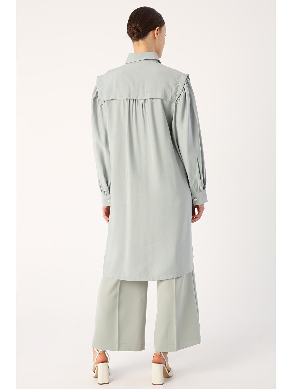 Gri Kolları Büzgülü Yırtmaçlı Gömlek Tunik-3