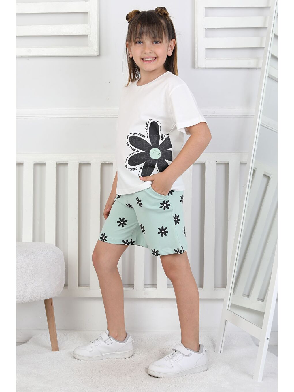 Yeşil Papatya Baskılı Kısa Kollu Cepli Kız Çocuk Şort Takım-4