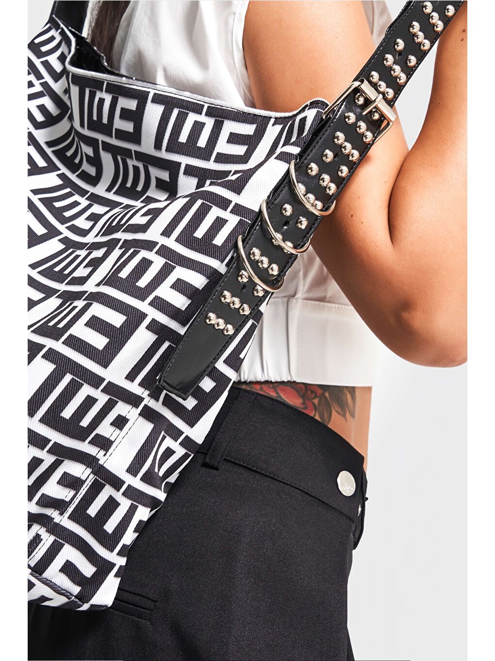 Siyah Kadın Baskılı Renk Askı Kemerli Taş Detaylı Tasarım Çanta-1