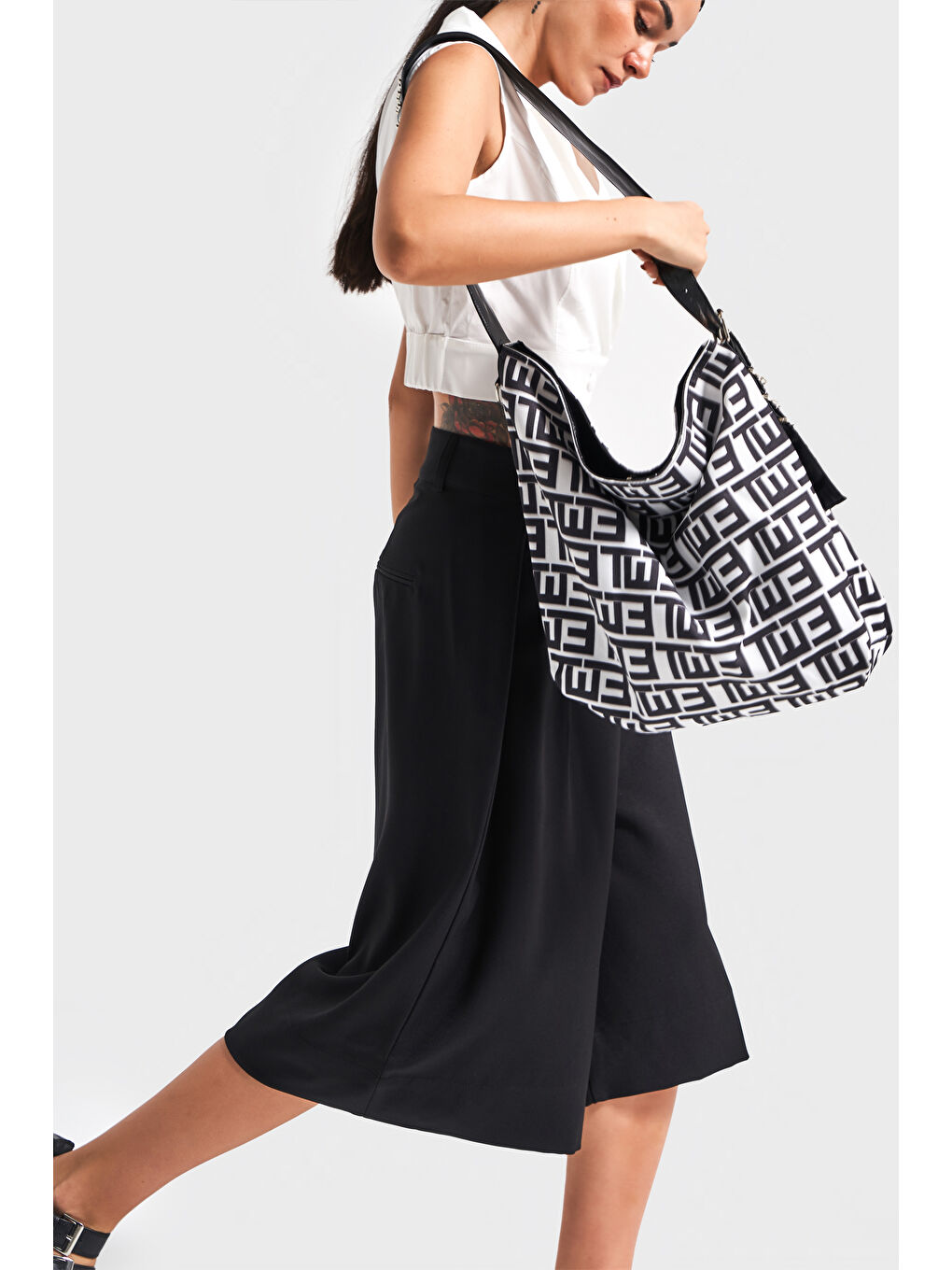 Siyah Kadın Baskılı Renk Askı Kemerli Taş Detaylı Tasarım Çanta-3