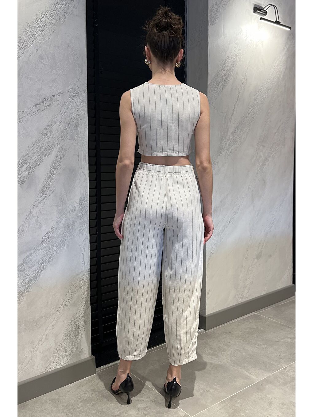 Bej Kadın Çizgi Desenli Keten Yelek Pantolon İkili Takım-2