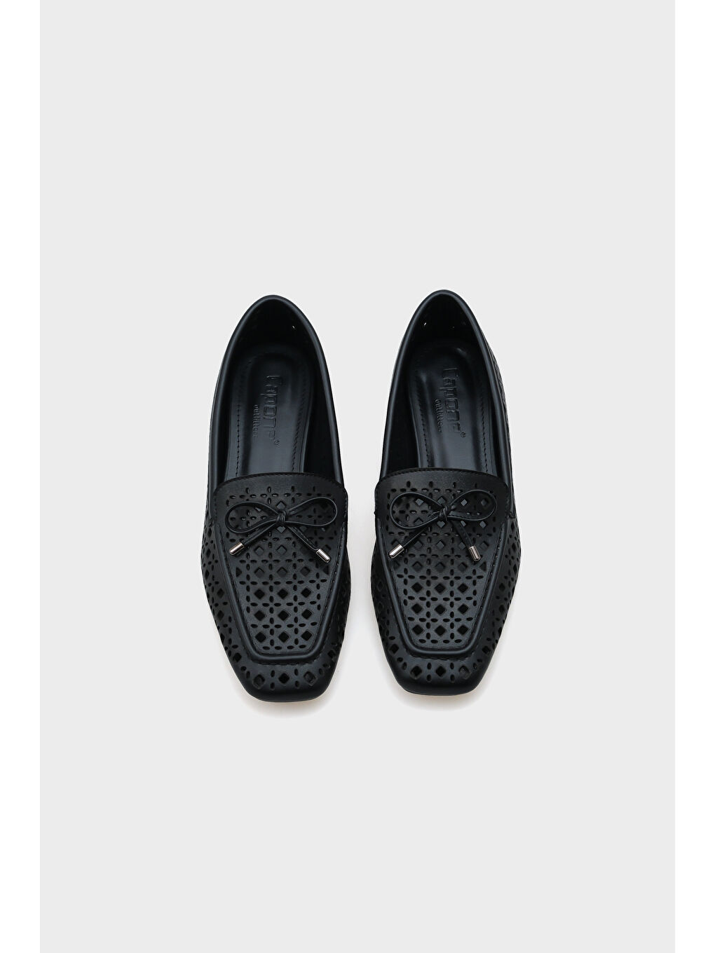 Siyah Cara Zımbalı Metalik Kadın Loafer-5