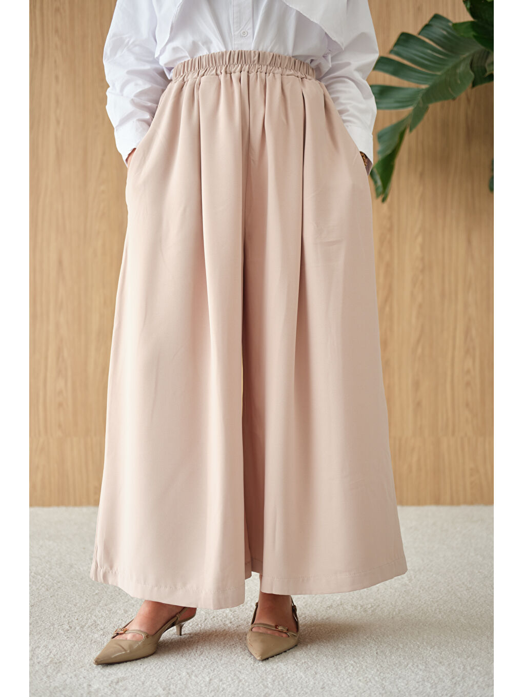 Ekru Kadın Beli Lastikli Bol Paça Kumaş Pantolon Krem-1