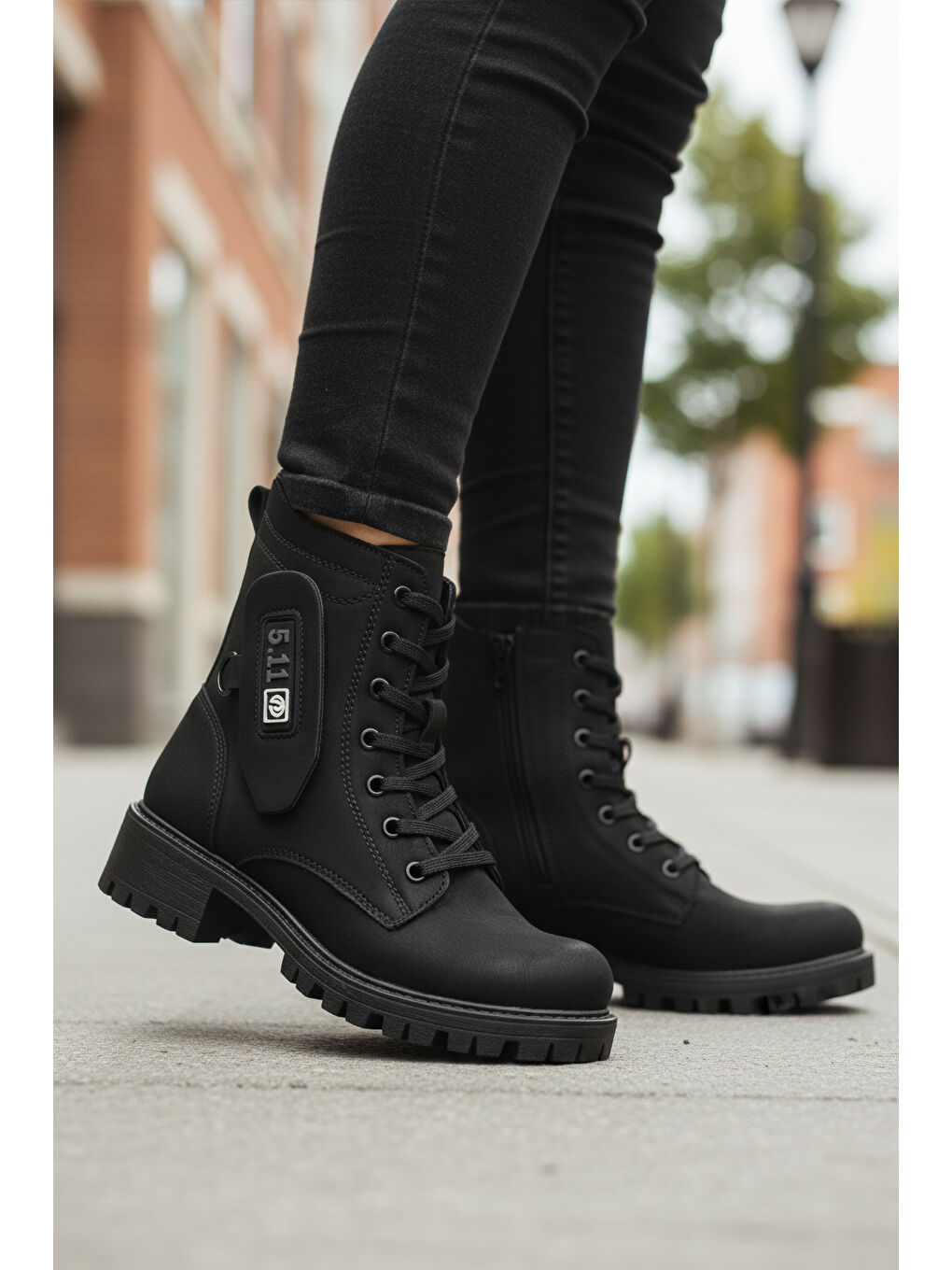 Siyah Nubuk İçi Polarlı Kaymaz Taban Fermuarlı Kadın Bot 24024 Z-2