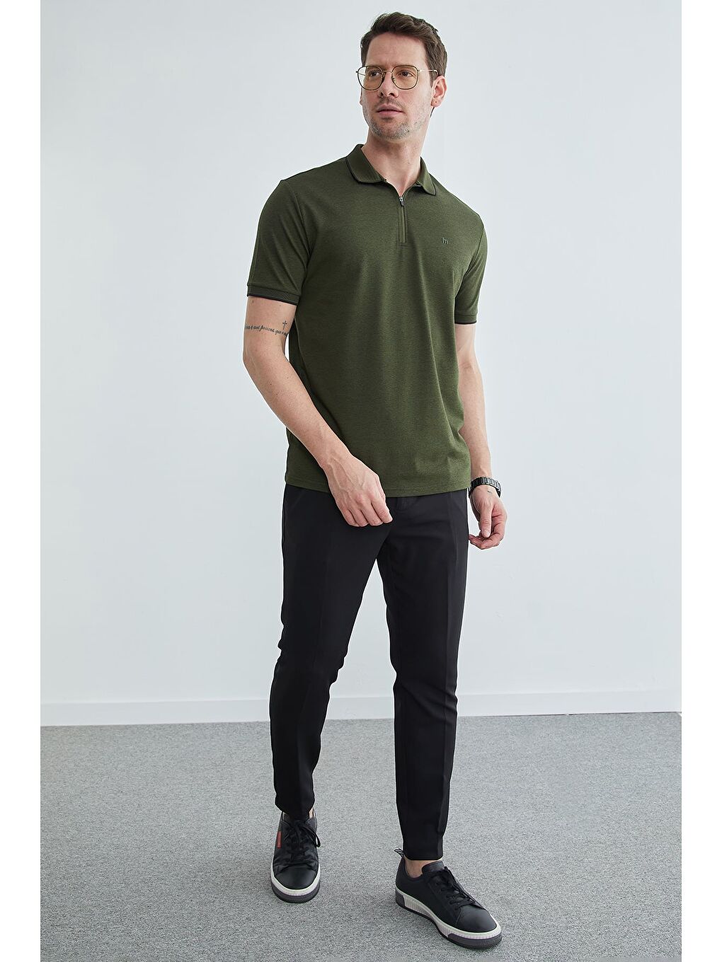 Haki Yarım Fermuarlı Polo Yaka Tişört-3
