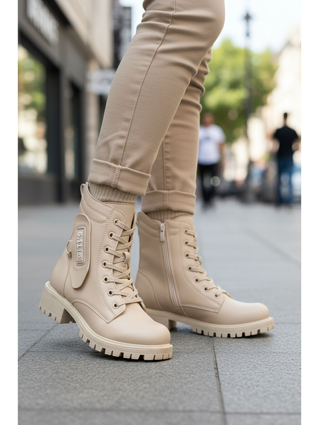 Bej İçi Polarlı Kaymaz Taban Fermuarlı Kadın Bot 24024 Z-2