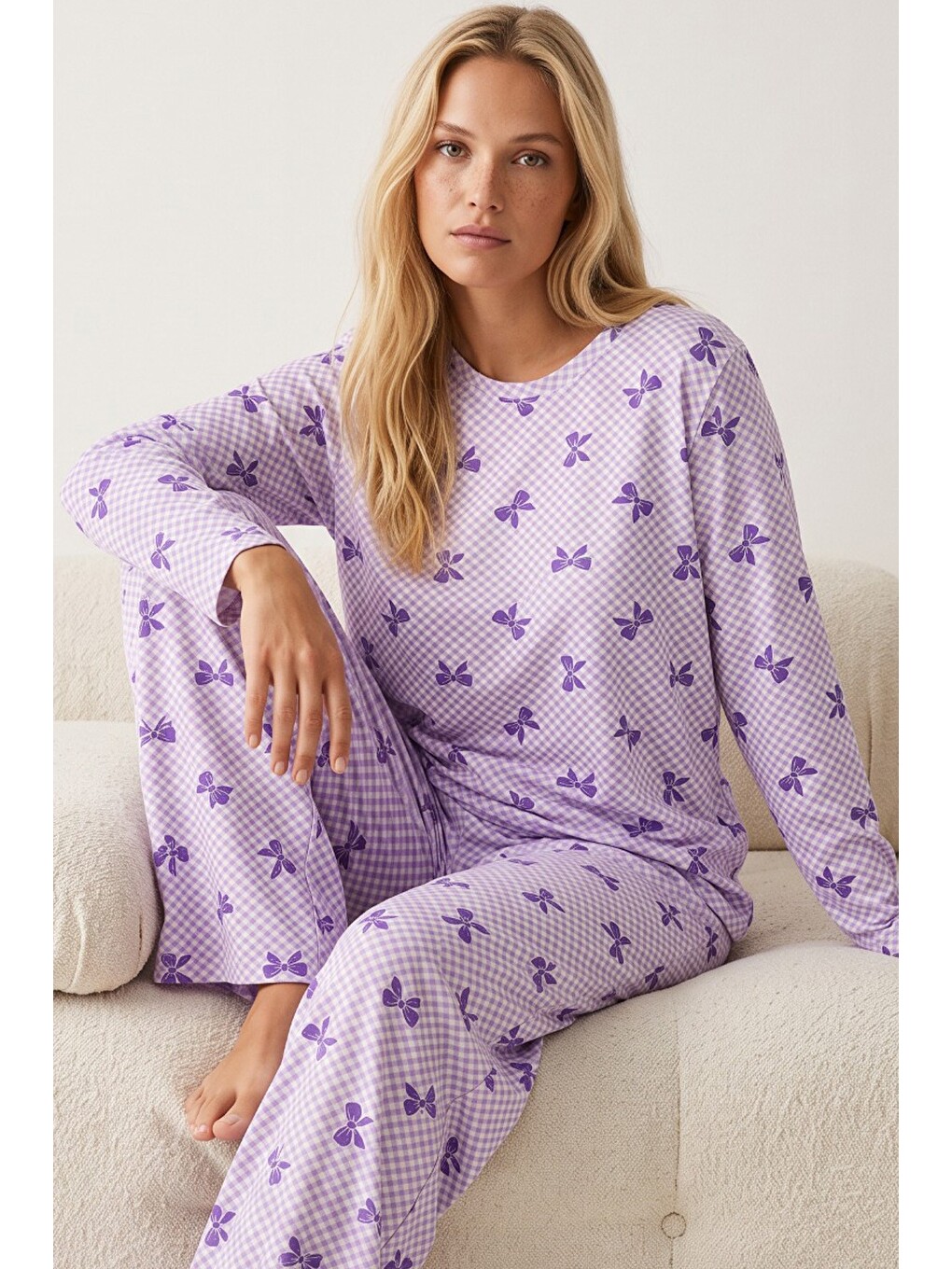 Karışık Desenli Yumuşak Tuşe Kışlık Örme Pijama Takımı 8072