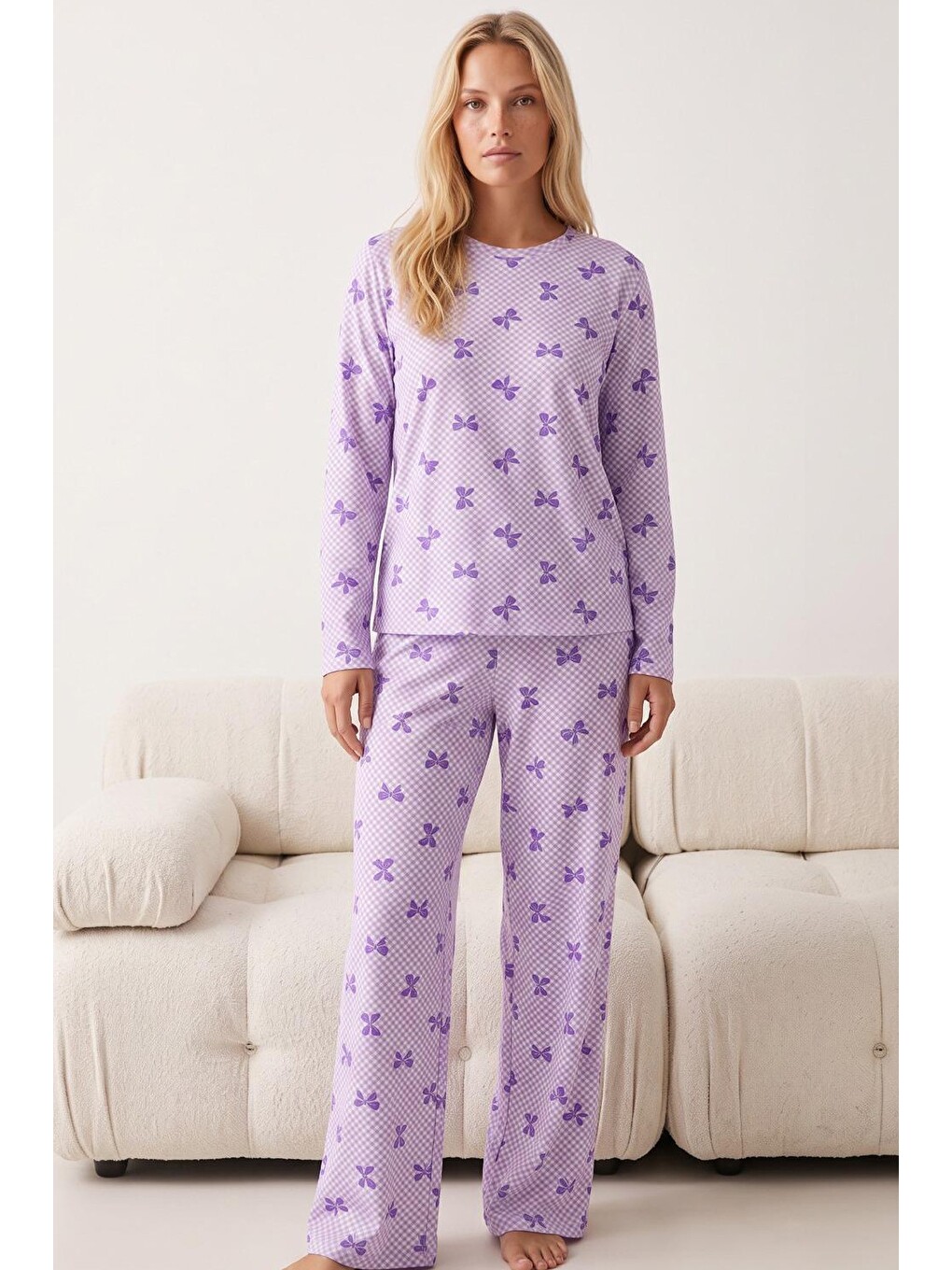 Karışık Desenli Yumuşak Tuşe Kışlık Örme Pijama Takımı 8072-1