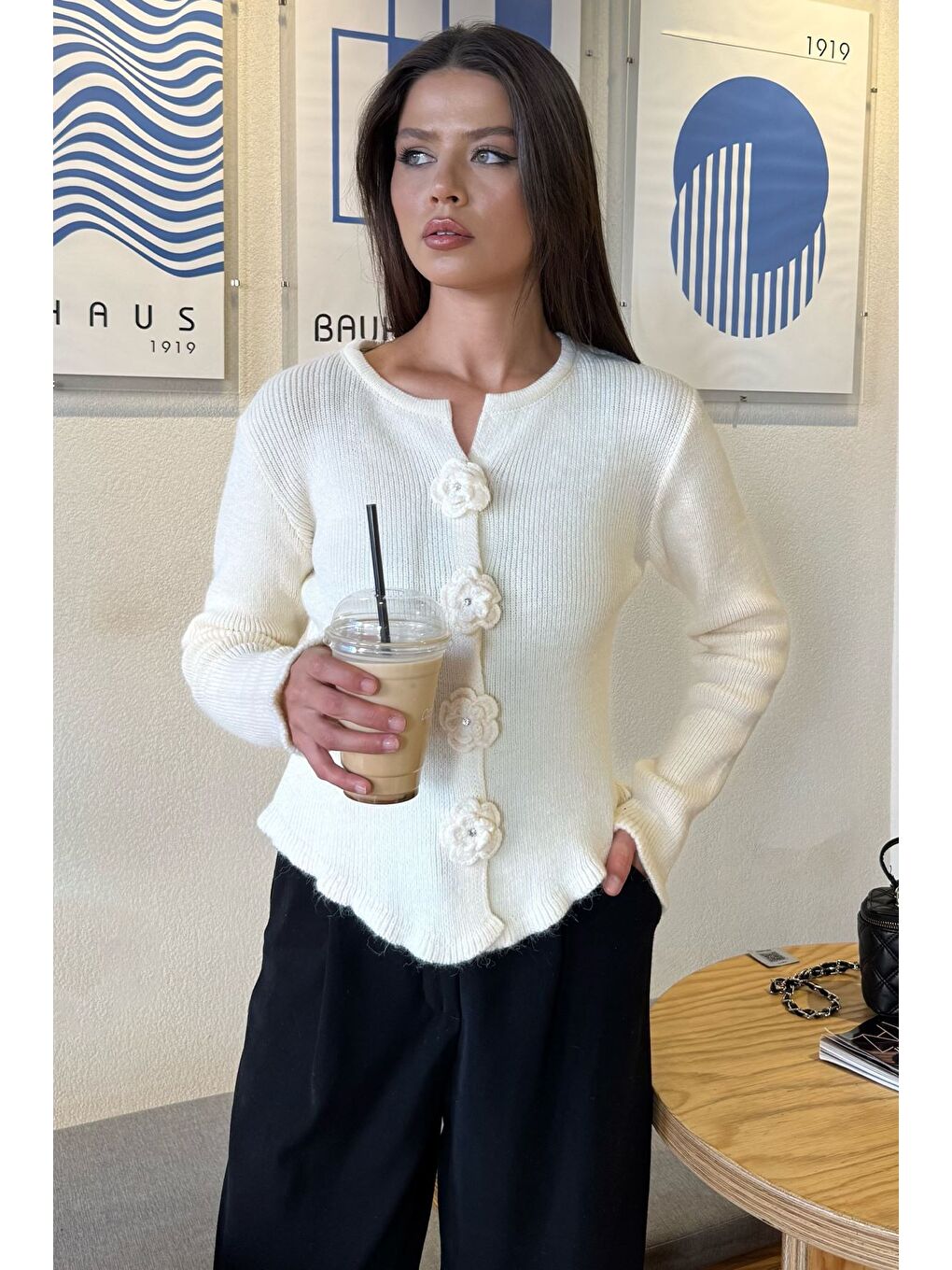 Ekru Çiçek Düğme Detaylı Triko Hırka (s,m,l Uyumludur)-1