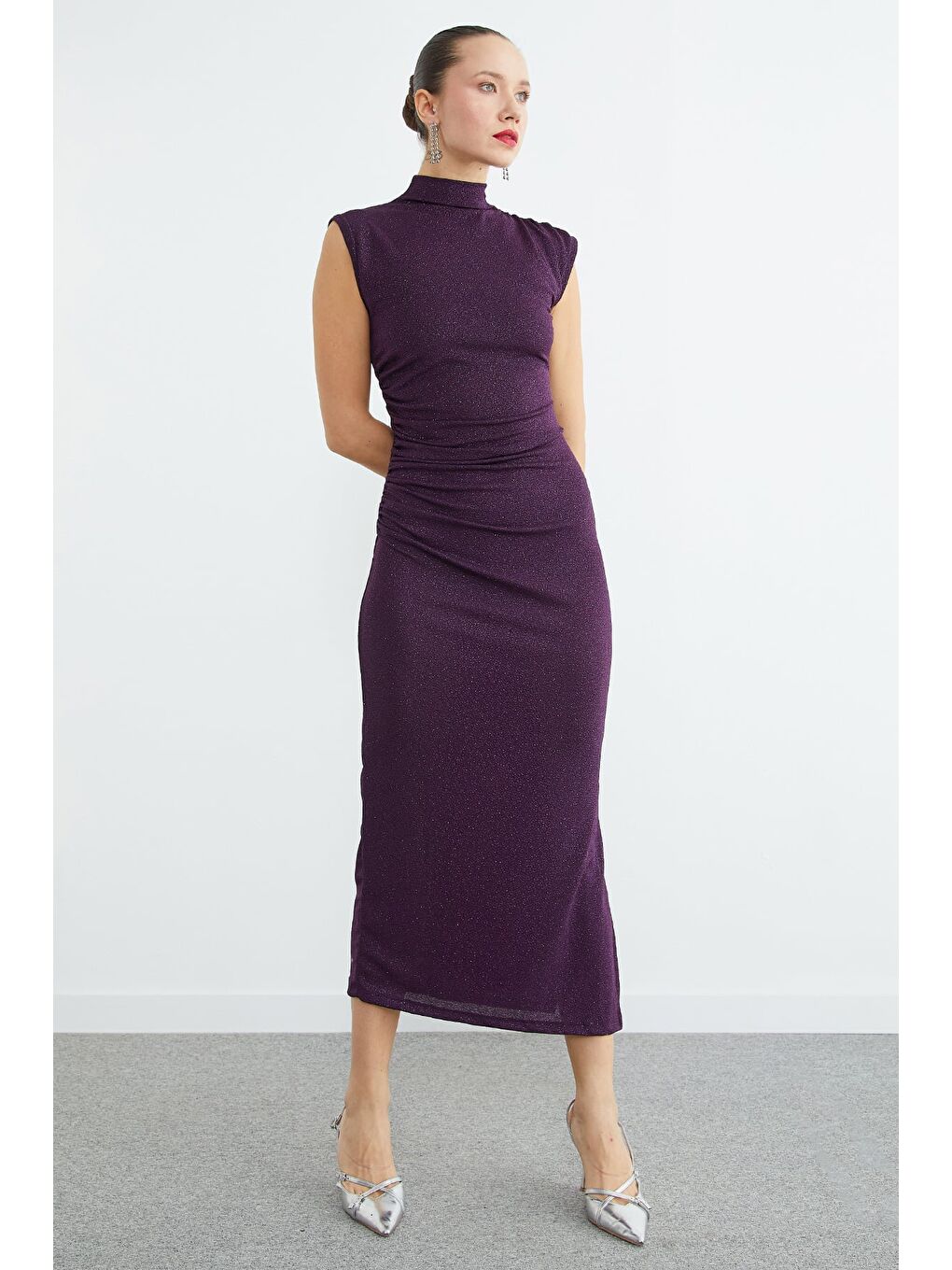 Mürdüm Beli Drapeli Simli Dik Yaka Maxi Boy Elbise