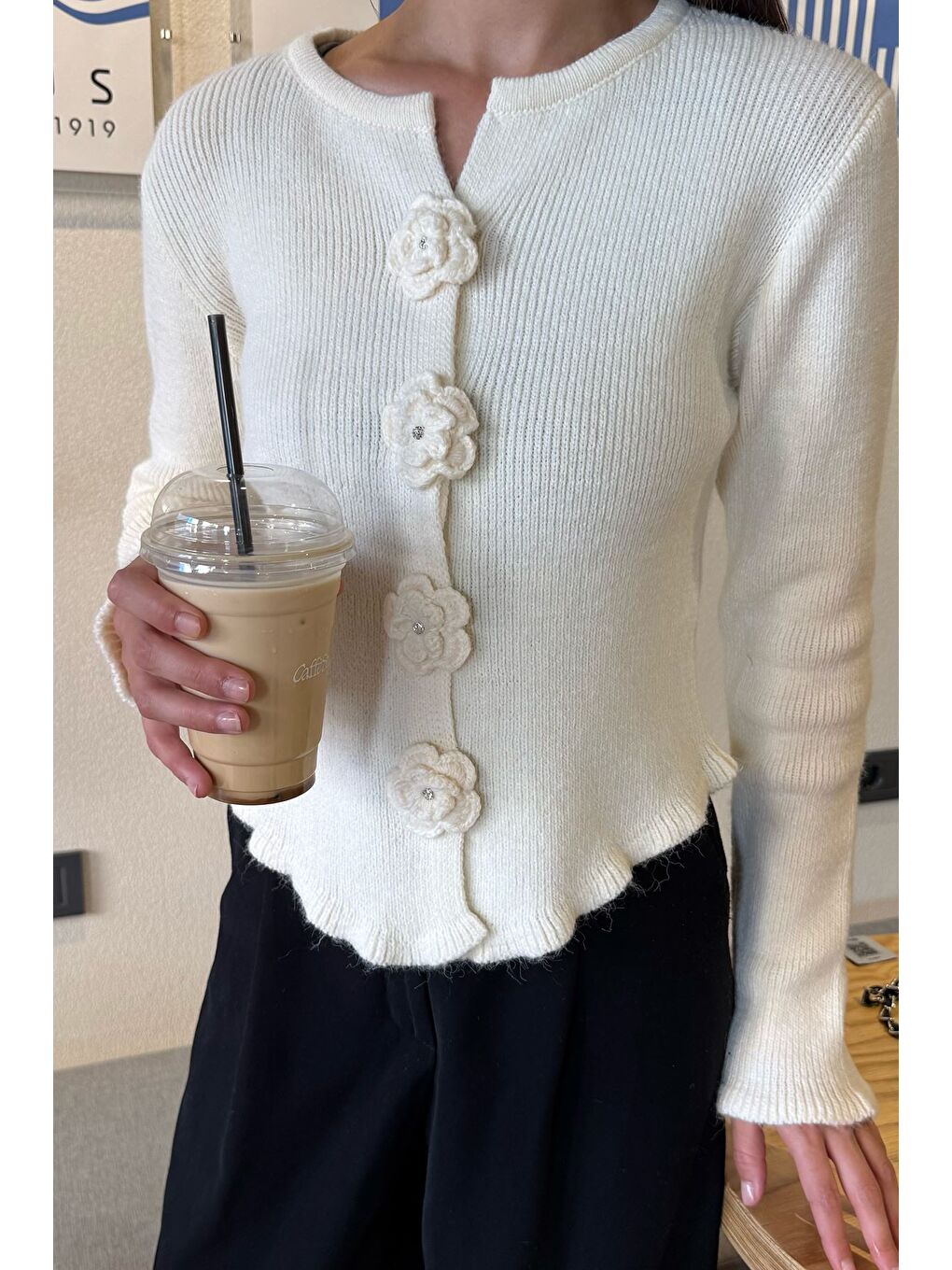 Ekru Çiçek Düğme Detaylı Triko Hırka (s,m,l Uyumludur)-2