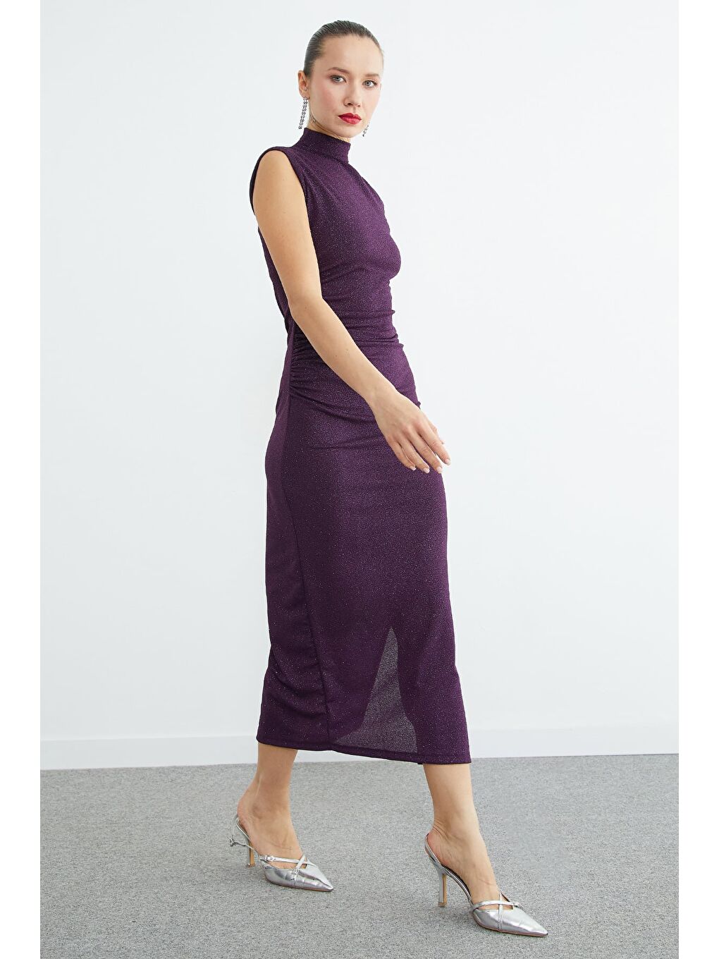 Mürdüm Beli Drapeli Simli Dik Yaka Maxi Boy Elbise-4