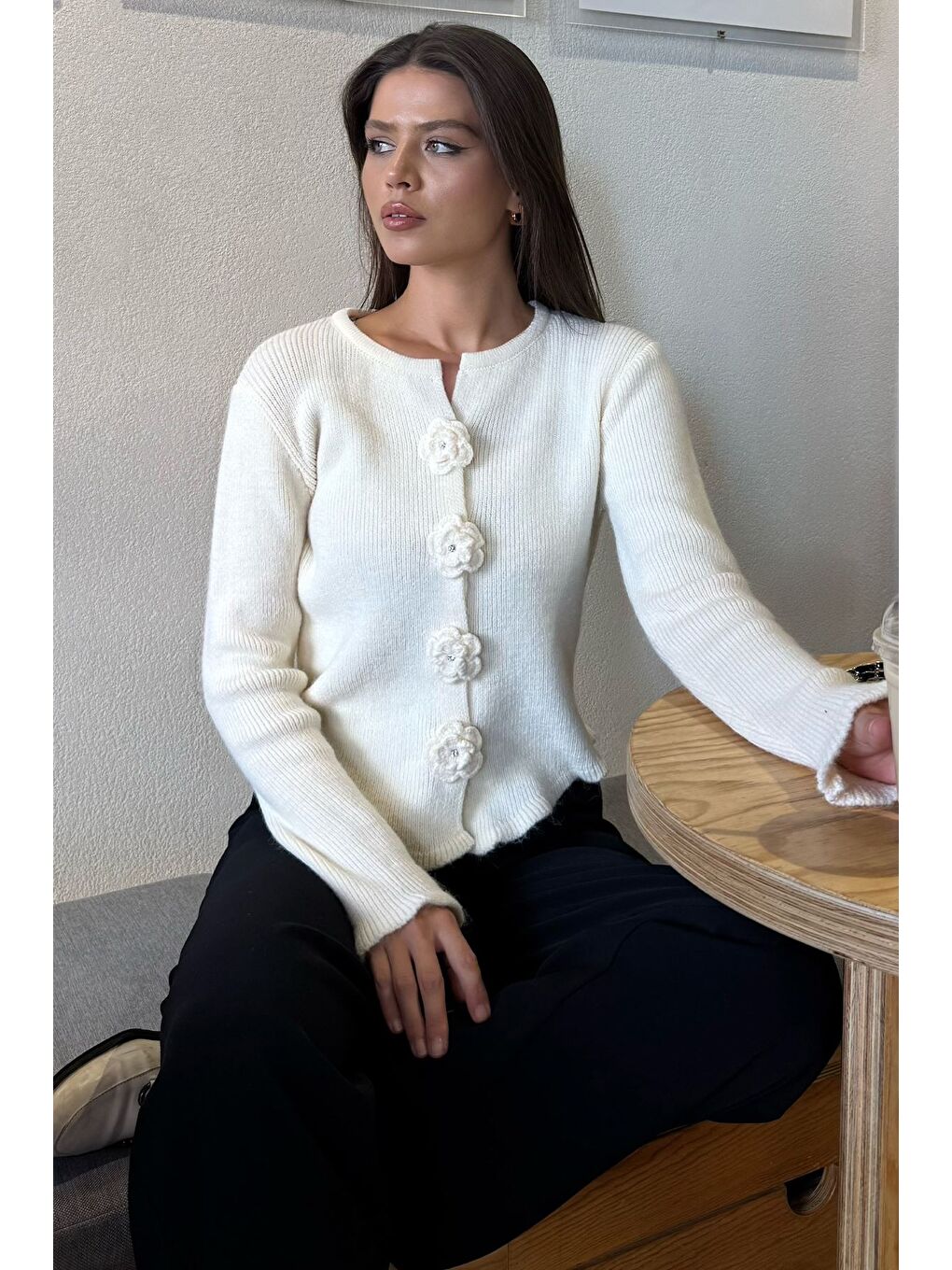 Ekru Çiçek Düğme Detaylı Triko Hırka (s,m,l Uyumludur)-3