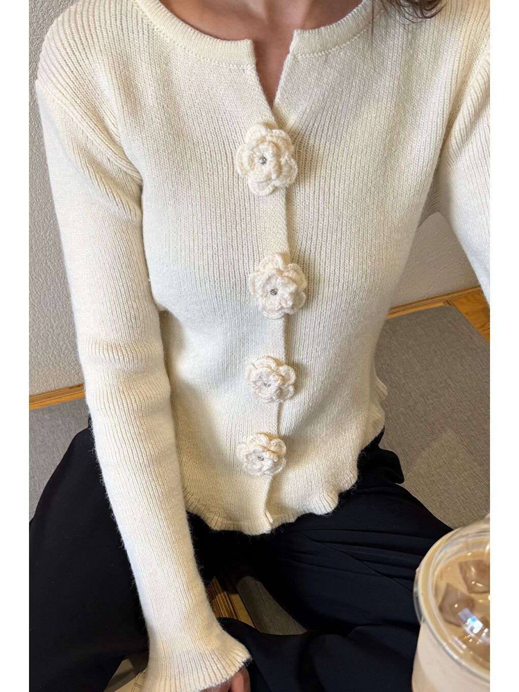 Ekru Çiçek Düğme Detaylı Triko Hırka (s,m,l Uyumludur)-4
