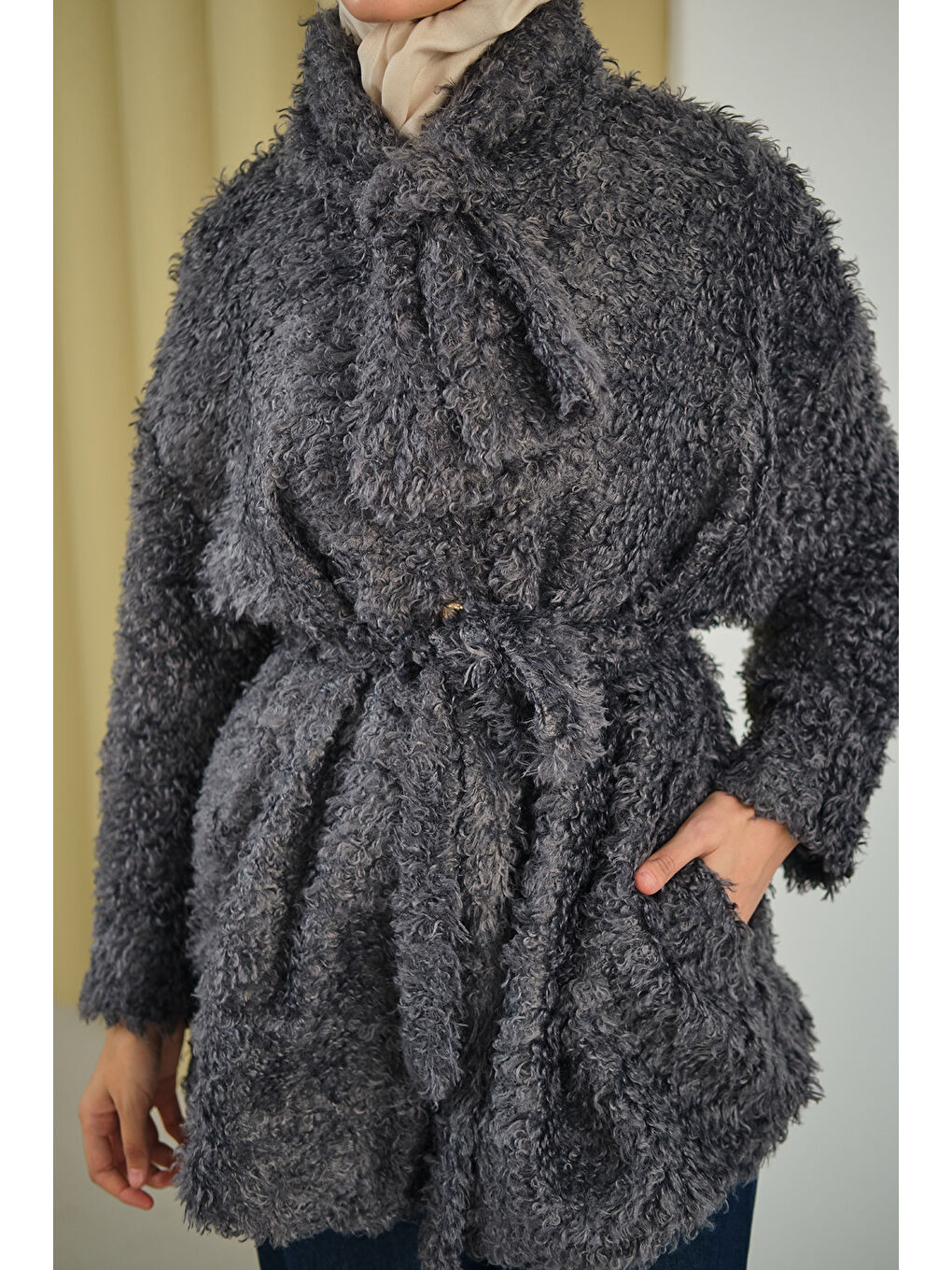 Gri Kadın Yaka Bağlamalı Pelüş Hırka Füme-4