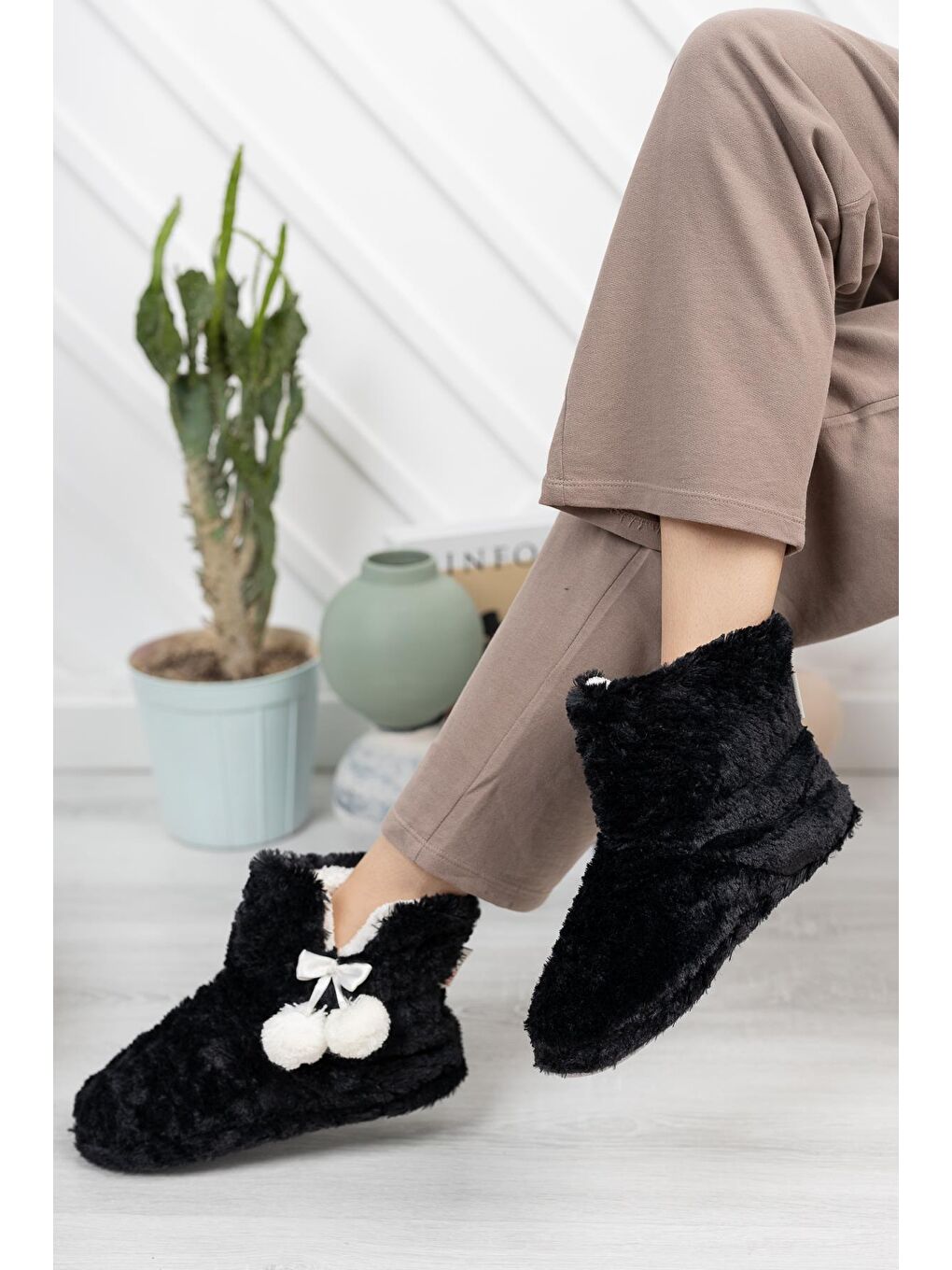 Siyah RP-Çinçila Kadın Panduf Ev Botu Ev Ayakkabısı-2