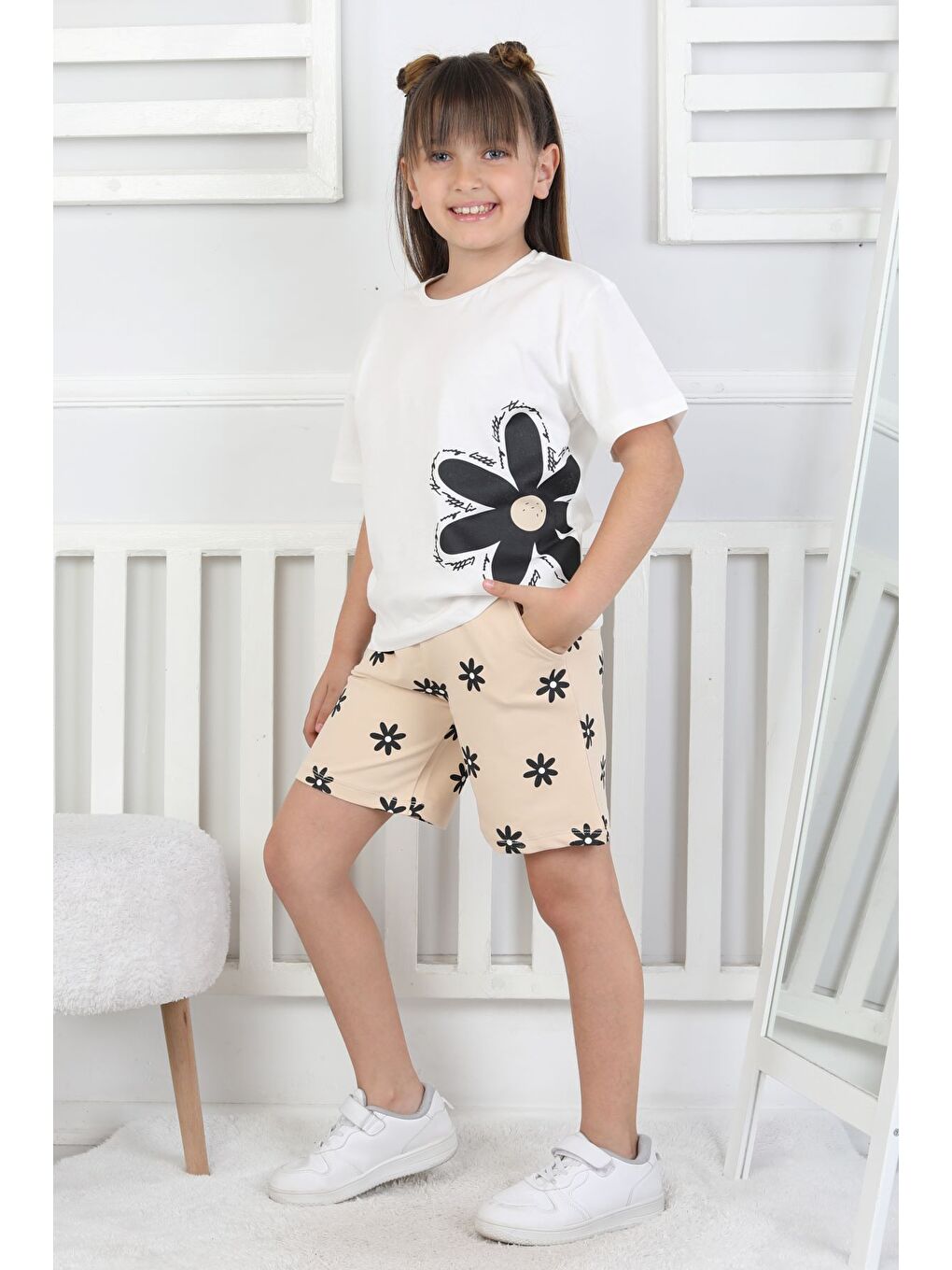 Ekru Papatya Baskılı Kısa Kollu Cepli Kız Çocuk Şort Takım-3