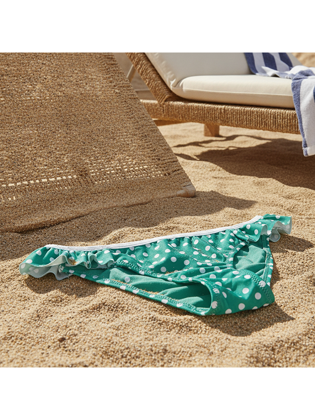 Kadın Plaj Giyim Yeşil Renk Puantiyeli Bikini Alt Bb2623-1