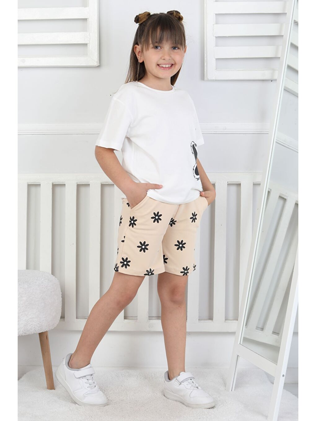 Ekru Papatya Baskılı Kısa Kollu Cepli Kız Çocuk Şort Takım-5