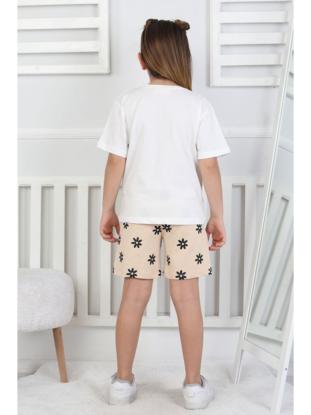 Ekru Papatya Baskılı Kısa Kollu Cepli Kız Çocuk Şort Takım-9