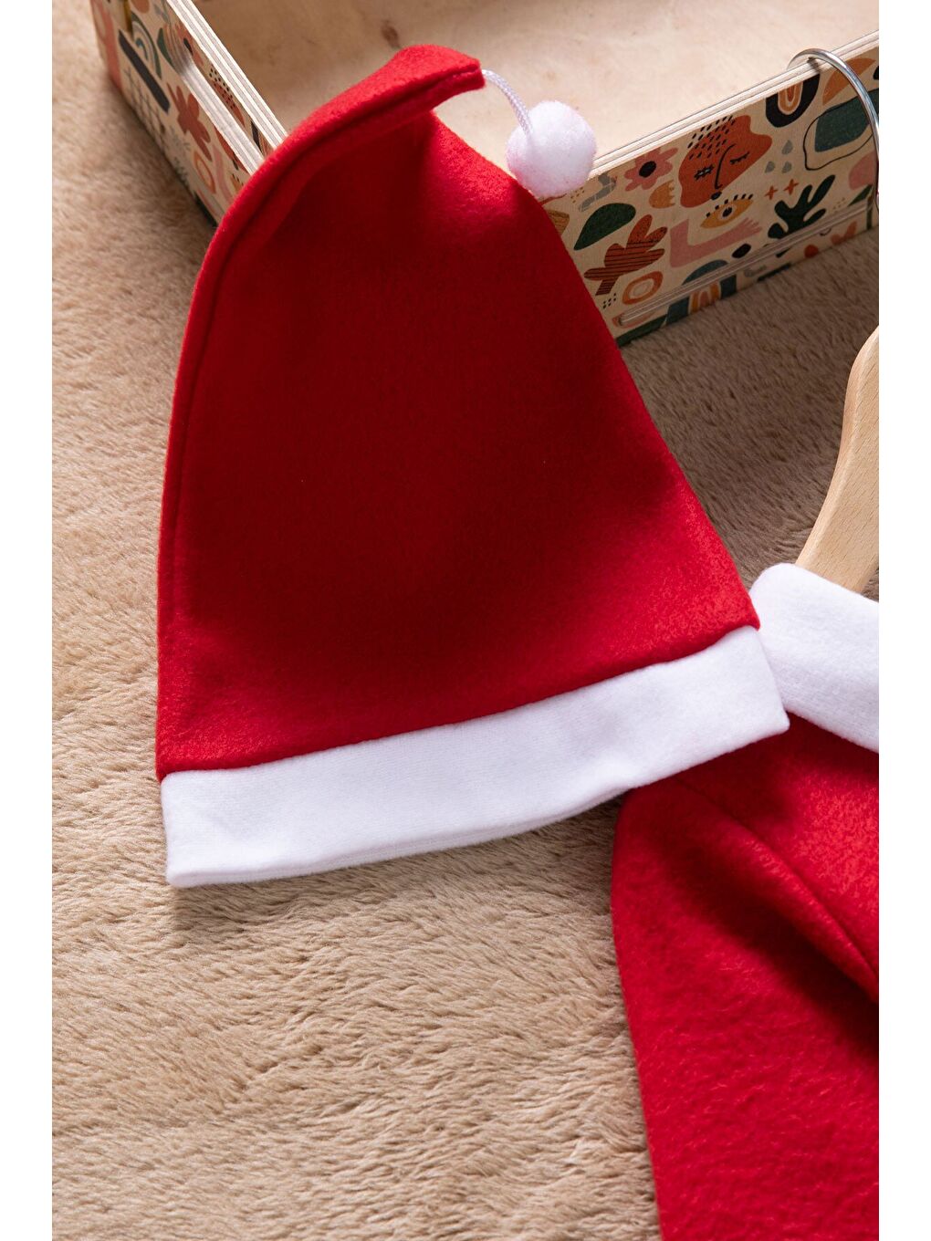 Kırmızı Kız Çocuk Yılbaşı Temalı Şapkalı Elbise 23326-3