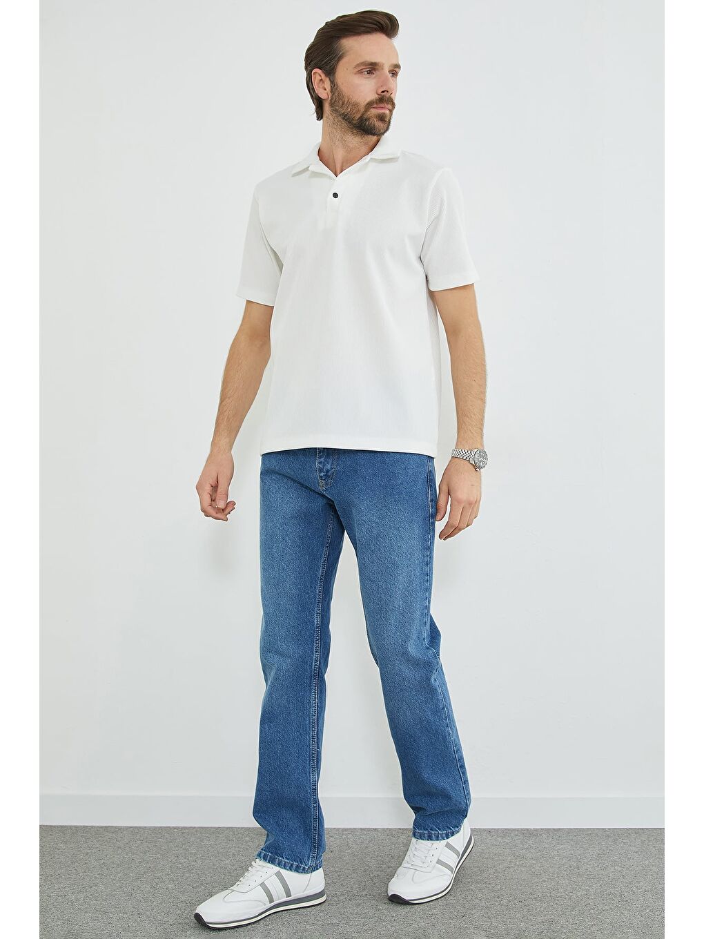 Beyaz Fitilli Tek Çıtçıtlı Polo Yaka Tişört-1