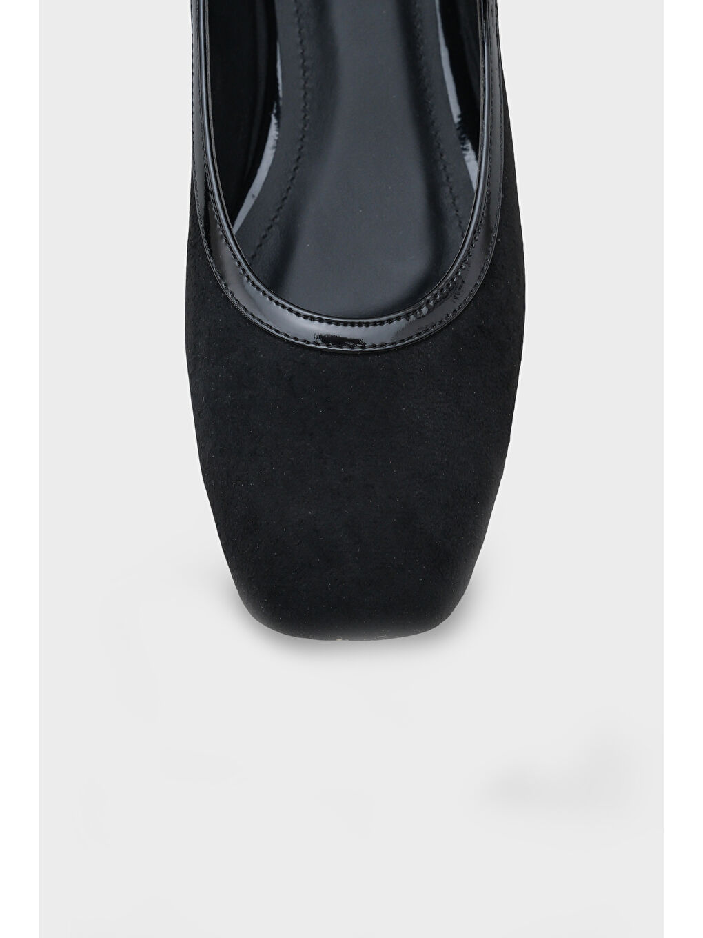 Siyah Sibelle Küt Burunlu Tokalı Bantlı Suni Süet Kadın Babet-2