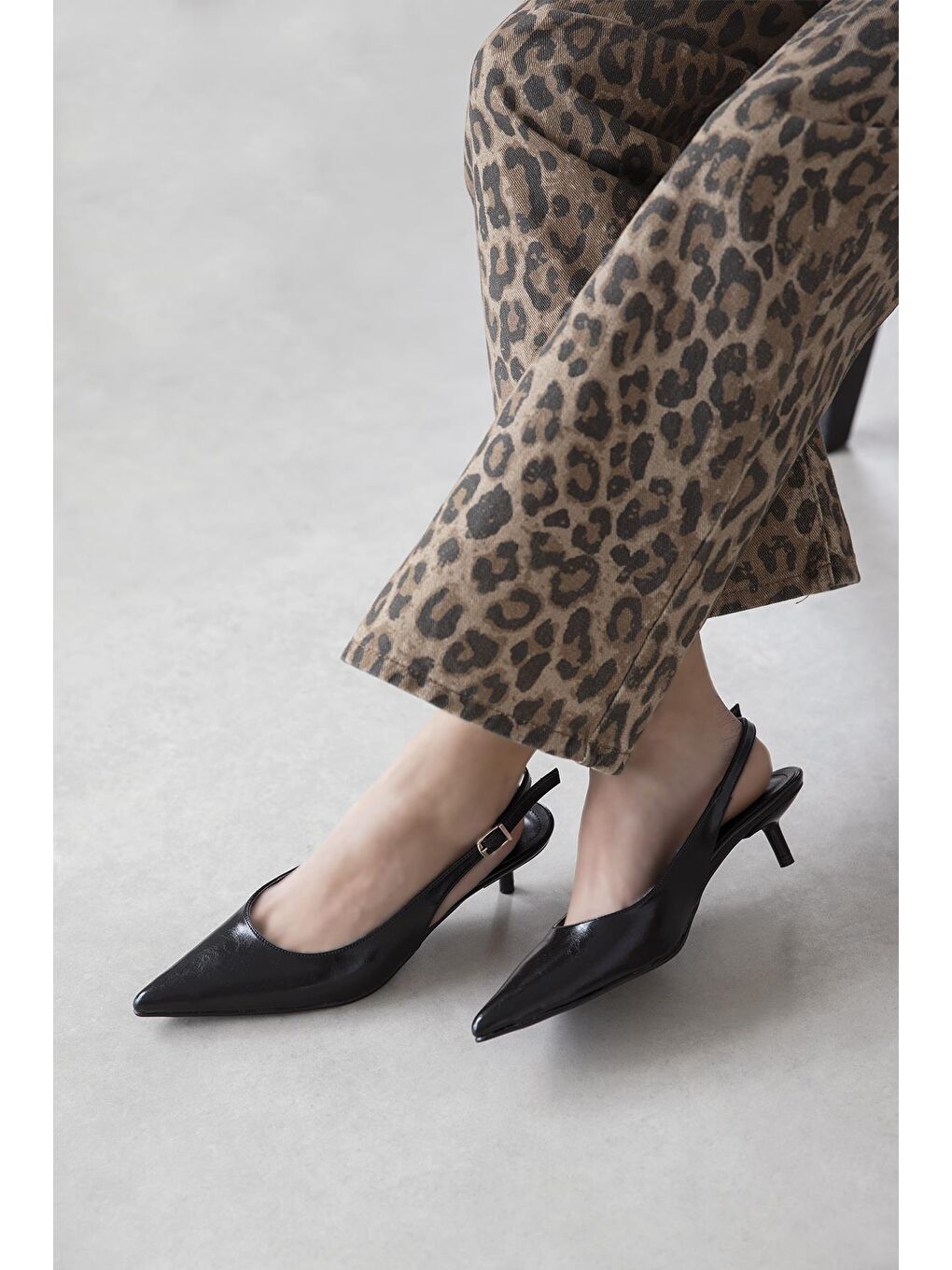 Cuesta  Kadın Topuklu Kırışık Deri Ayakkabı Siyah