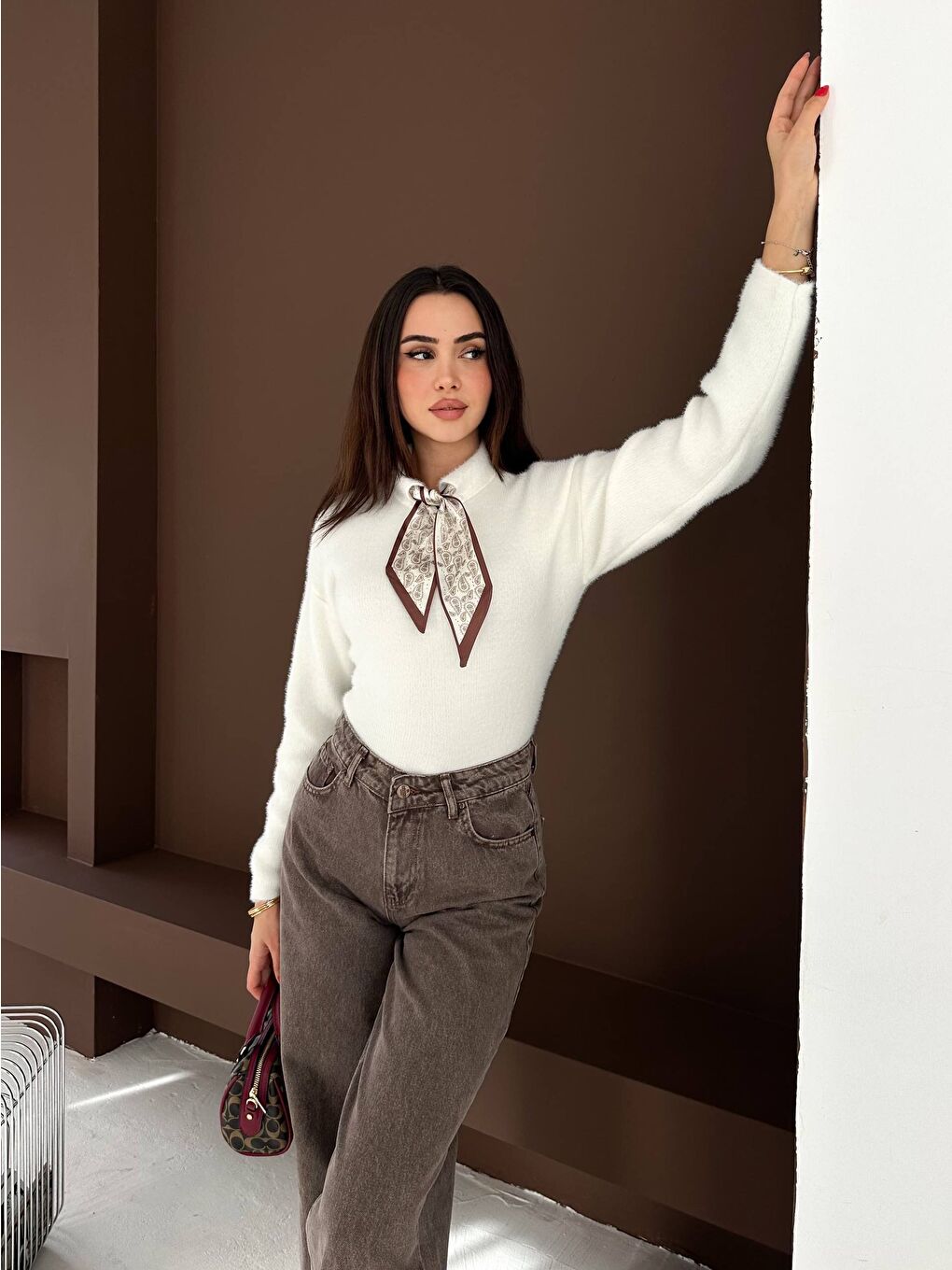 Kadın Ekru Fular Yaka Yumuşak Dokulu Triko Kazak-3