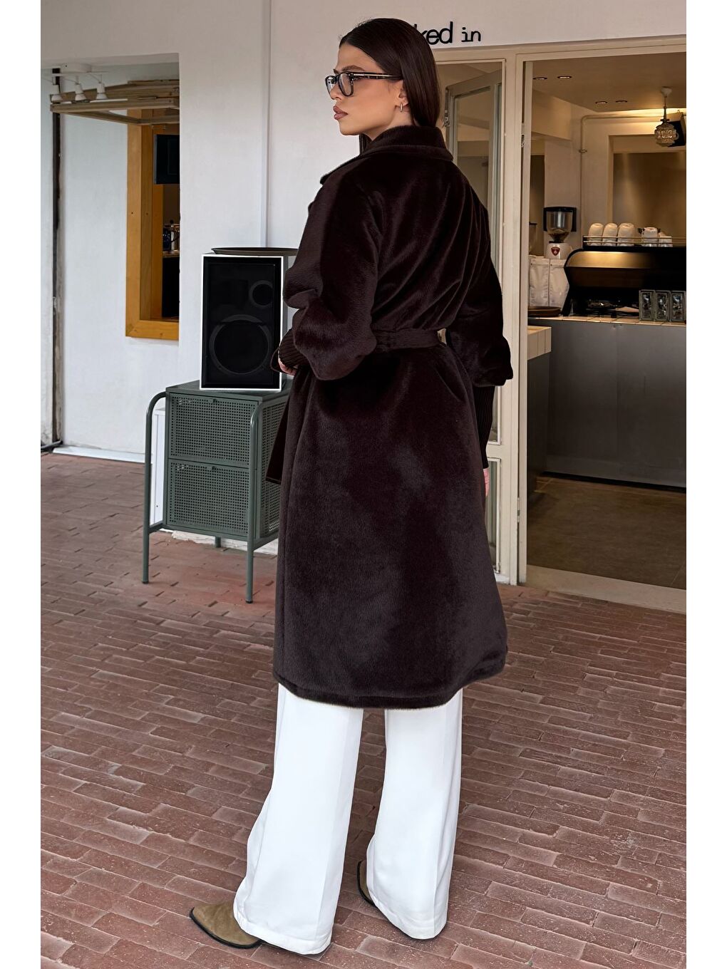 Kahverengi Kadın Su Fırçalı Kuşaklı Kaşe Kaban-5