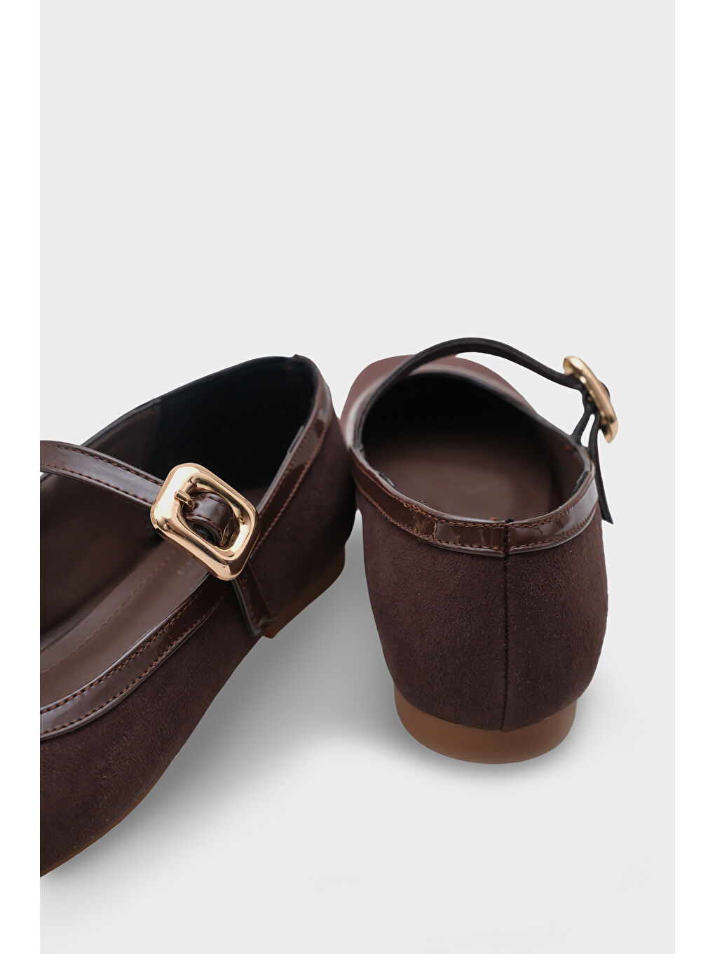 Kahverengi Sibelle Küt Burunlu Tokalı Bantlı Suni Süet Kadın Babet-4