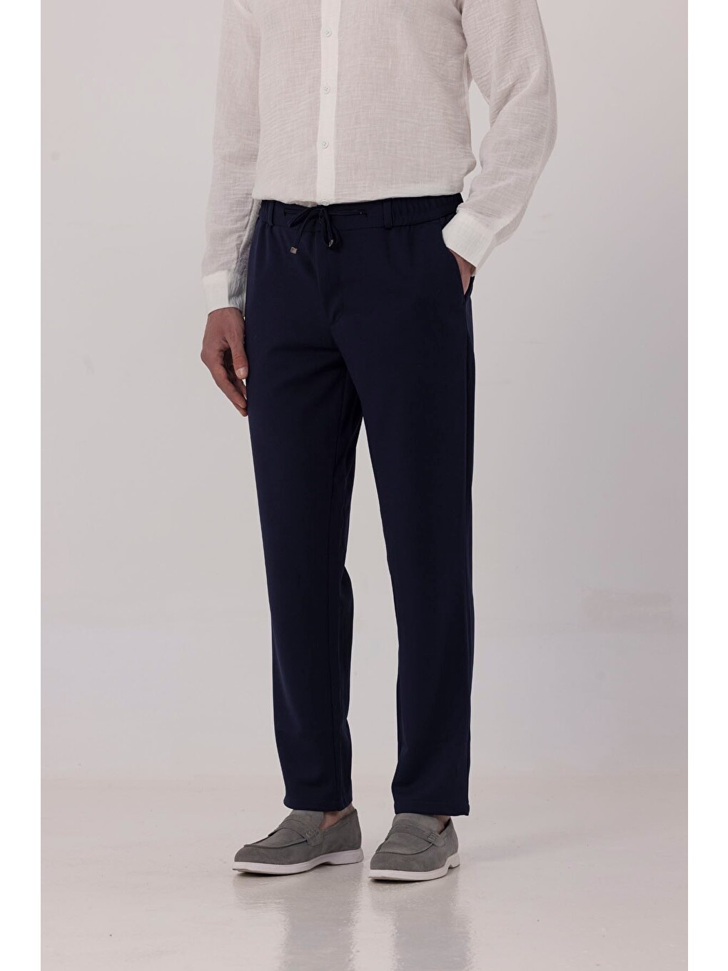 Açık Lacivert Dokulu Arka Lastikli Köprü Kemerli Bağcıklı Slim Fit Jogger Pantolon-2