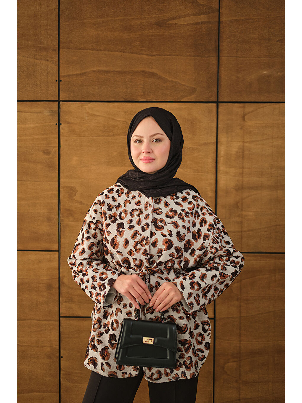 Kadın Yaprak Desen Beli Lastikli Ceket Ekru-1