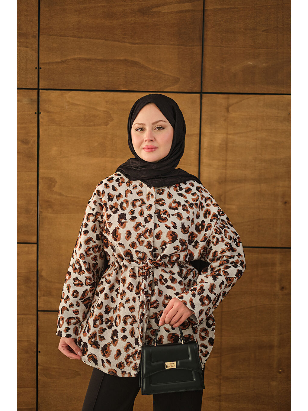 Kadın Yaprak Desen Beli Lastikli Ceket Ekru-2