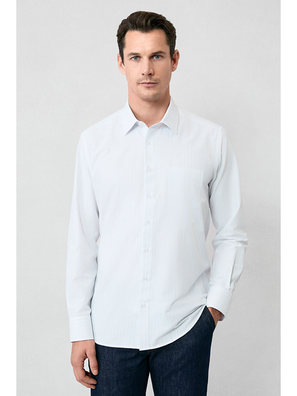 Beyaz Uzun Kol Klasik Çizgili Pamuklu Kolay Ütülenebilir Gömlek