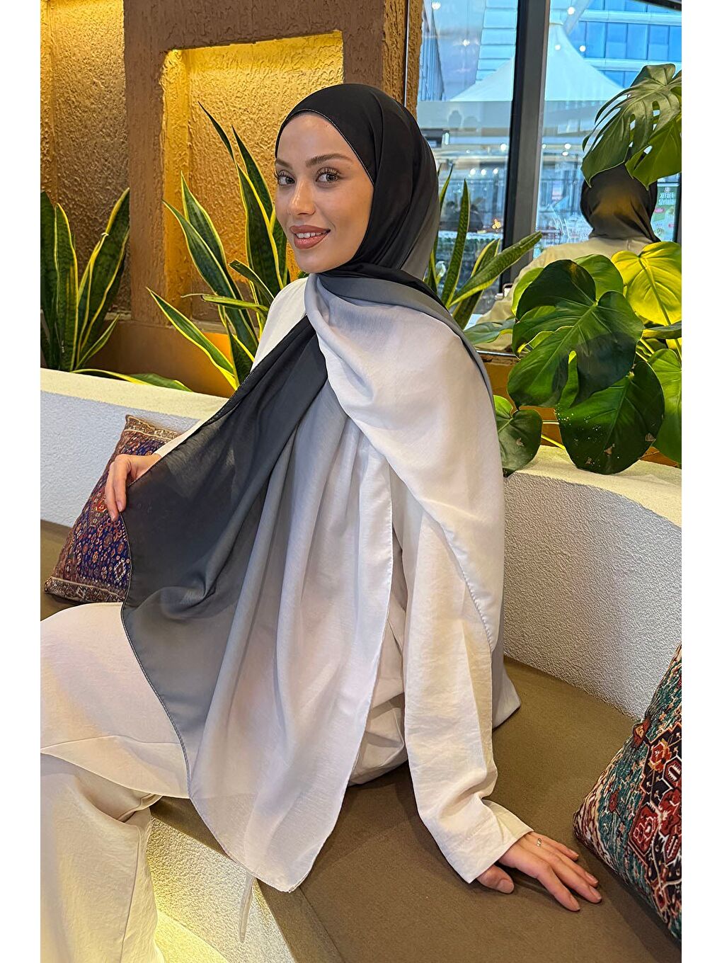 Degrade Desen Soft Şal Siyah Beyaz-1