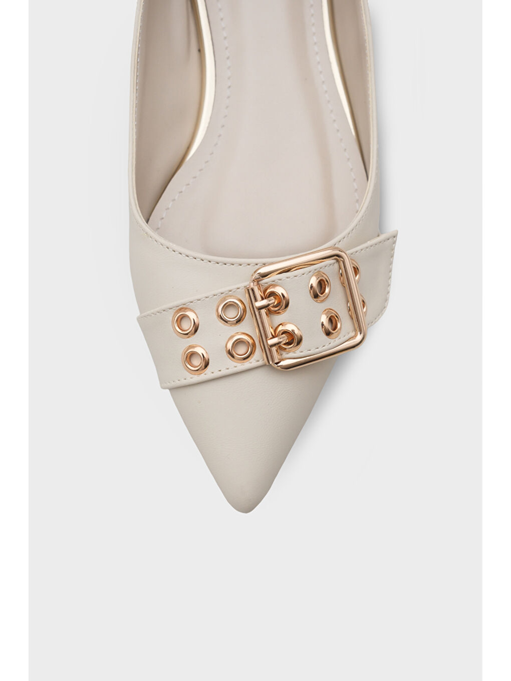 Ekru Krissie Sivri Burunlu Kısa Topuklu Metal Aksesuarlı Kadın Babet-2